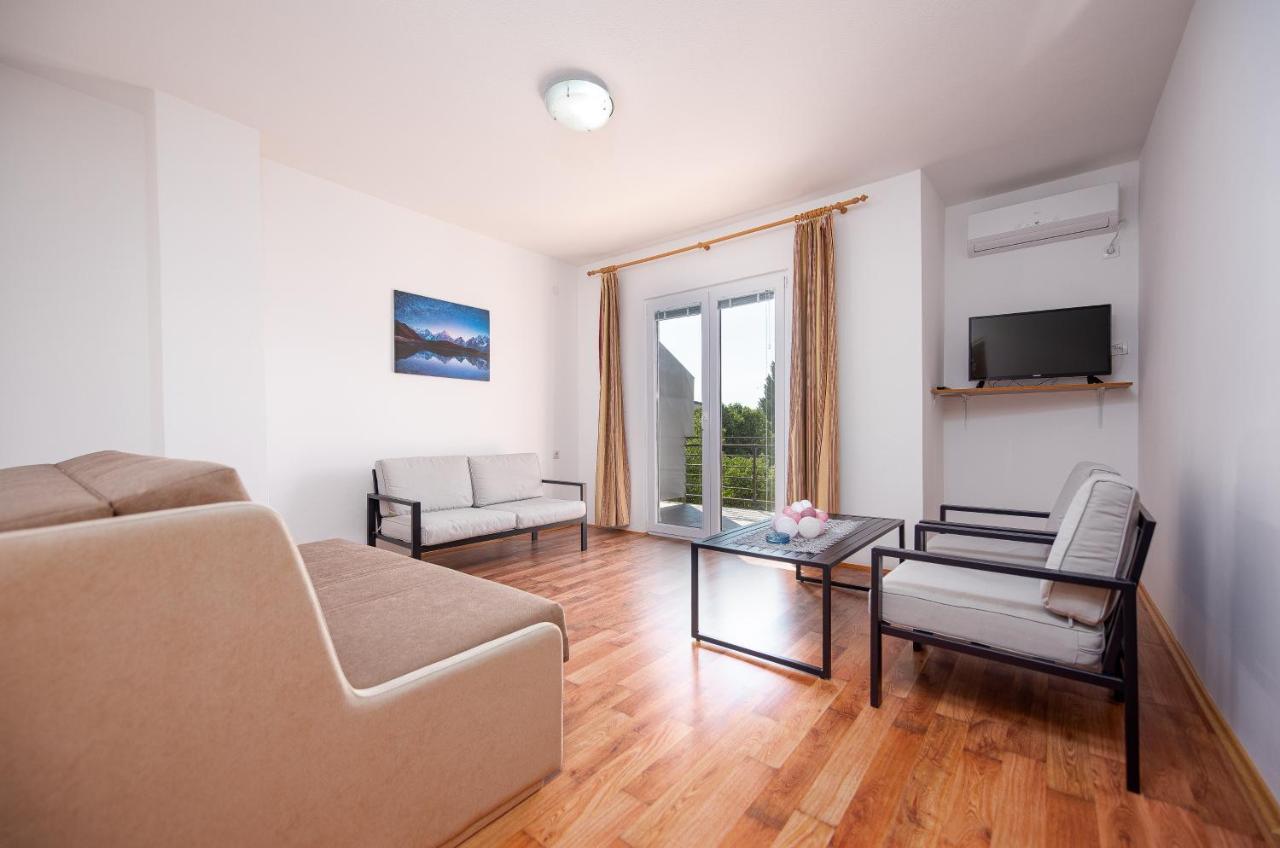 Apartmani Mila 고르니 카린 외부 사진