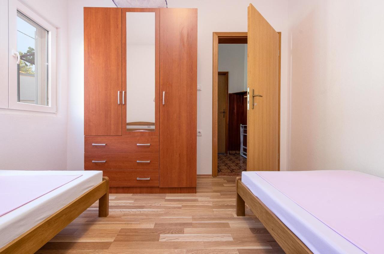 Apartmani Mila 고르니 카린 외부 사진