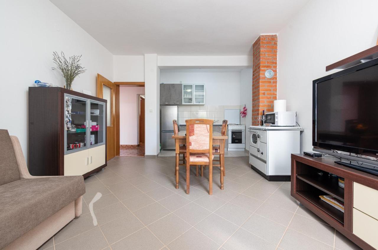 Apartmani Mila 고르니 카린 외부 사진