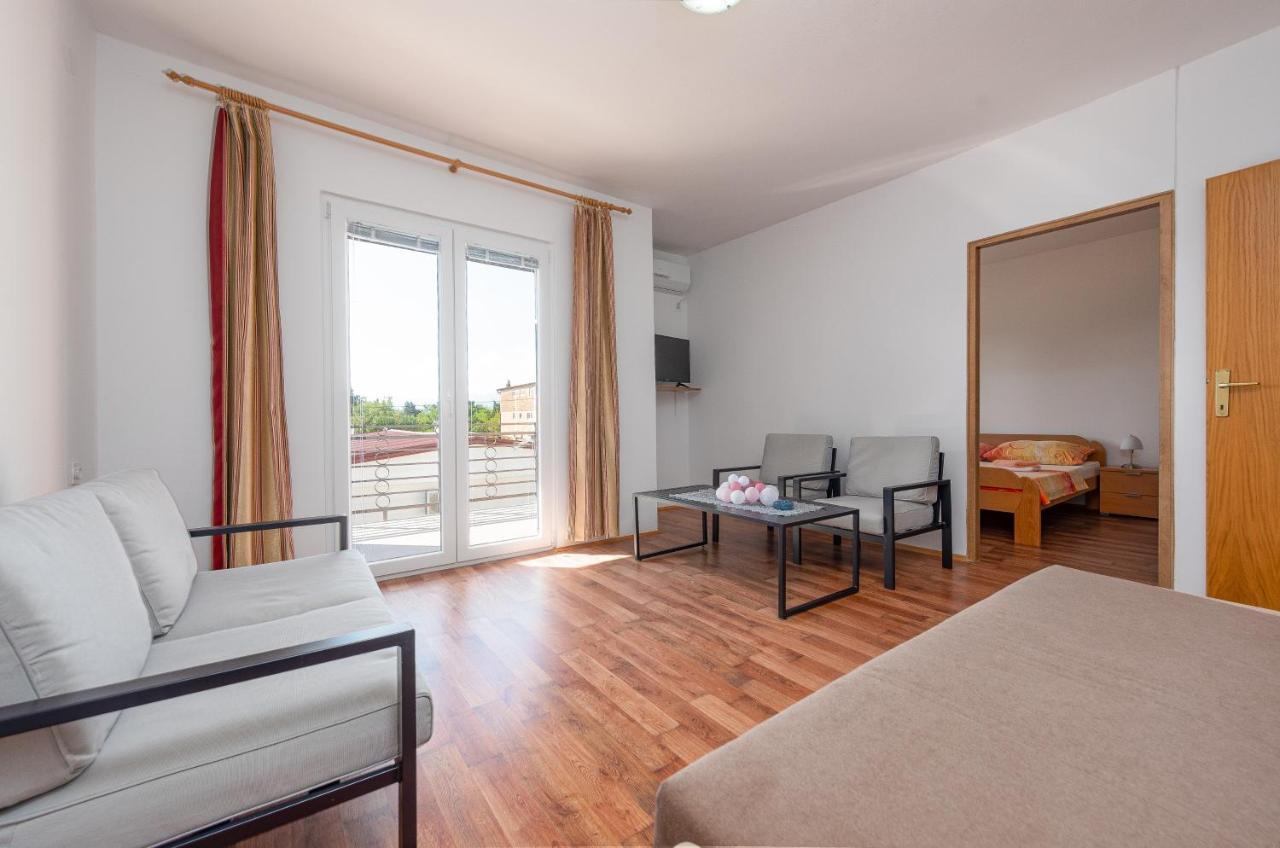 Apartmani Mila 고르니 카린 외부 사진